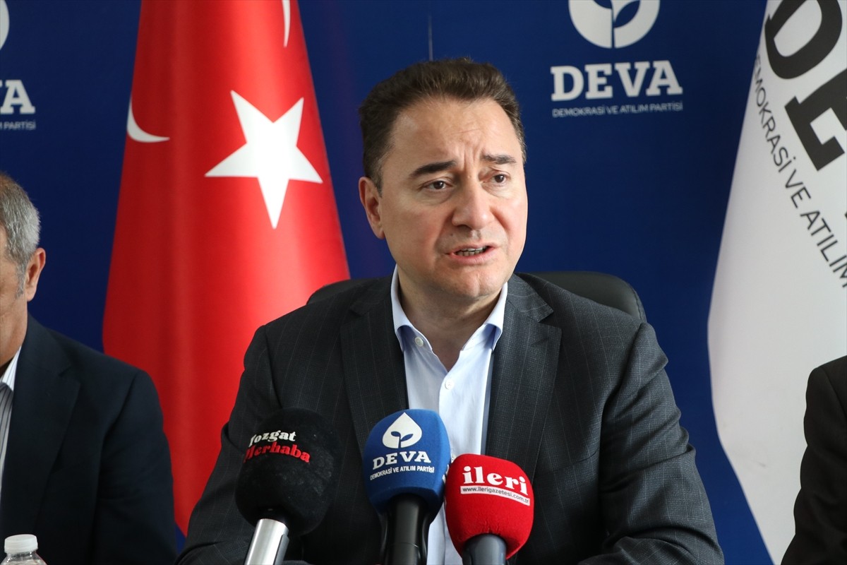 DEVA Partisi Genel Başkanı Ali Babacan, Yozgat'ta çeşitli ziyaretlerde bulundu. Ziyaretlerinin...