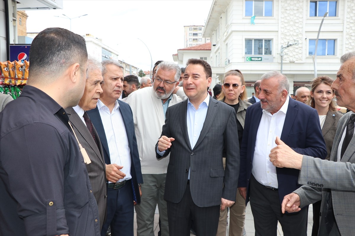 DEVA Partisi Genel Başkanı Ali Babacan, Yozgat'ta çeşitli ziyaretlerde bulundu. Ziyaretlerinin...