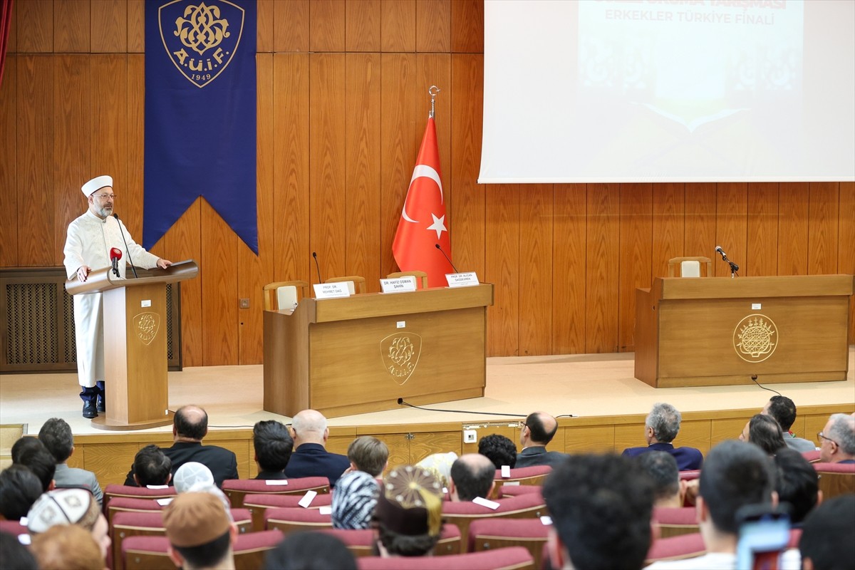 Diyanet İşleri Başkanı Ali Erbaş, Diyanet İşleri Başkanlığı ve Yükseköğretim Kurulu işbirliğiyle...