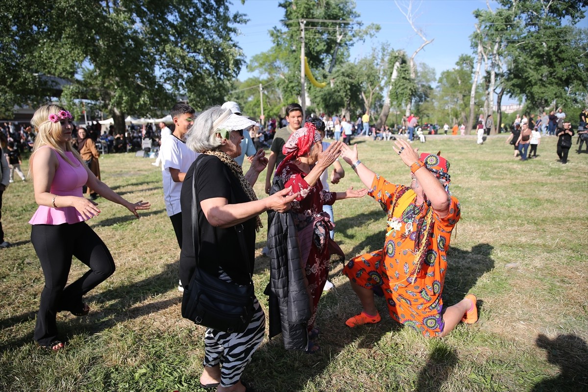 Edirne'de, baharın müjdecisi Kakava ve Hıdırellez Şenlikleri ikinci gün etkinlikleriyle devam...