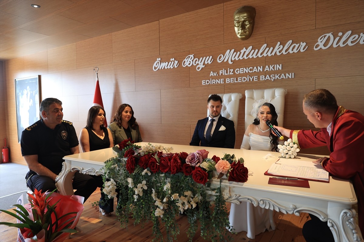 Edirne'de çok sayıda çiftin nikah günü olarak, 25 Mayıs 2025'i tercih etmesi, nikah dairelerinde...