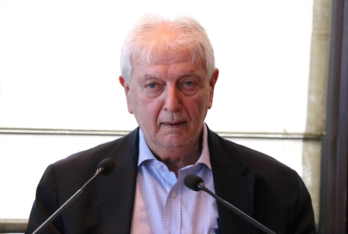 Ege Bölgesi Sanayi Odasının (EBSO) hazırladığı İzmir'in en büyük 100 sanayi kuruluşunun ilk...