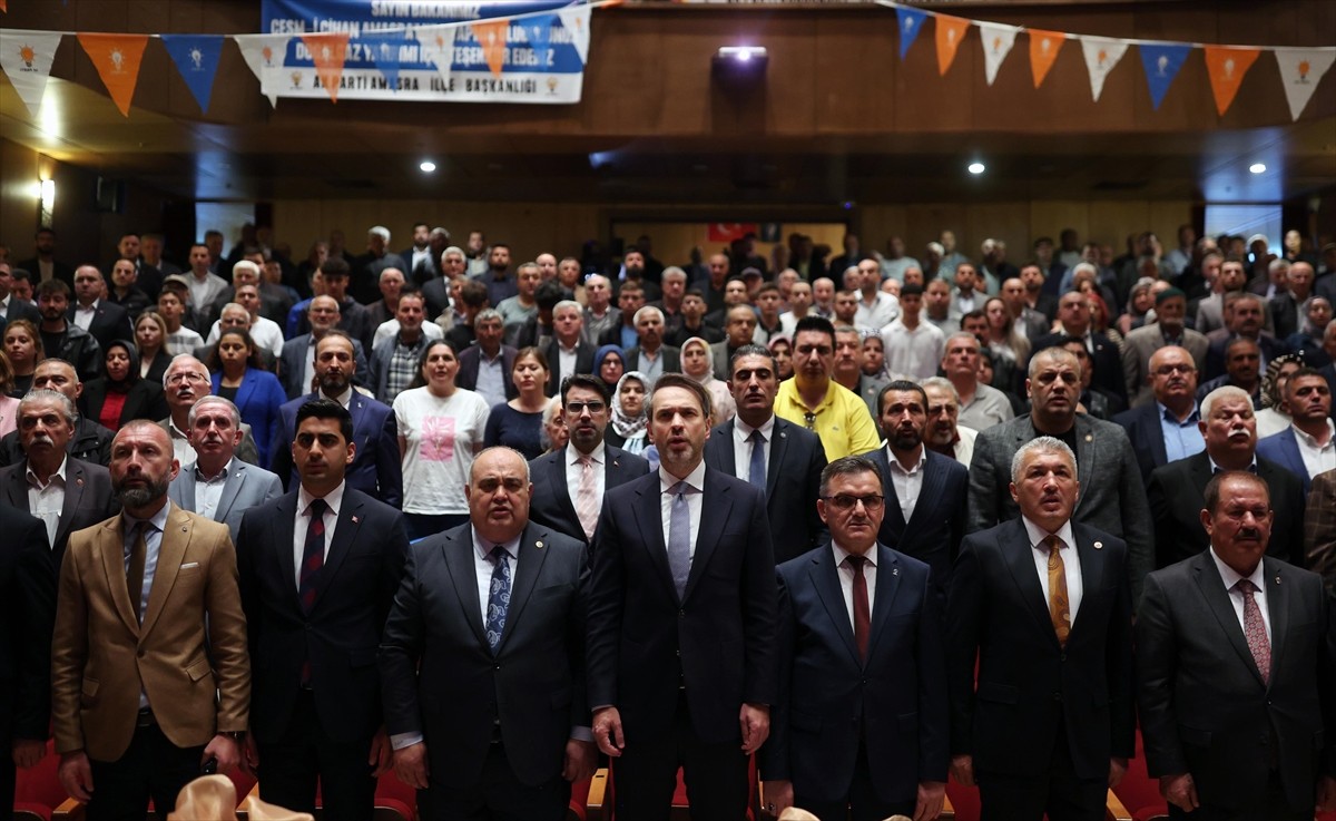 Enerji ve Tabii Kaynaklar Bakanı Alparslan Bayraktar, bir dizi program için geldiği Bartın'da...