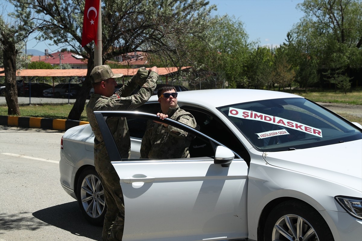 Erzincan'da Engelliler Haftası dolayısıyla "Temsili Askerlik Uygulaması" kapsamında bir günlüğüne...