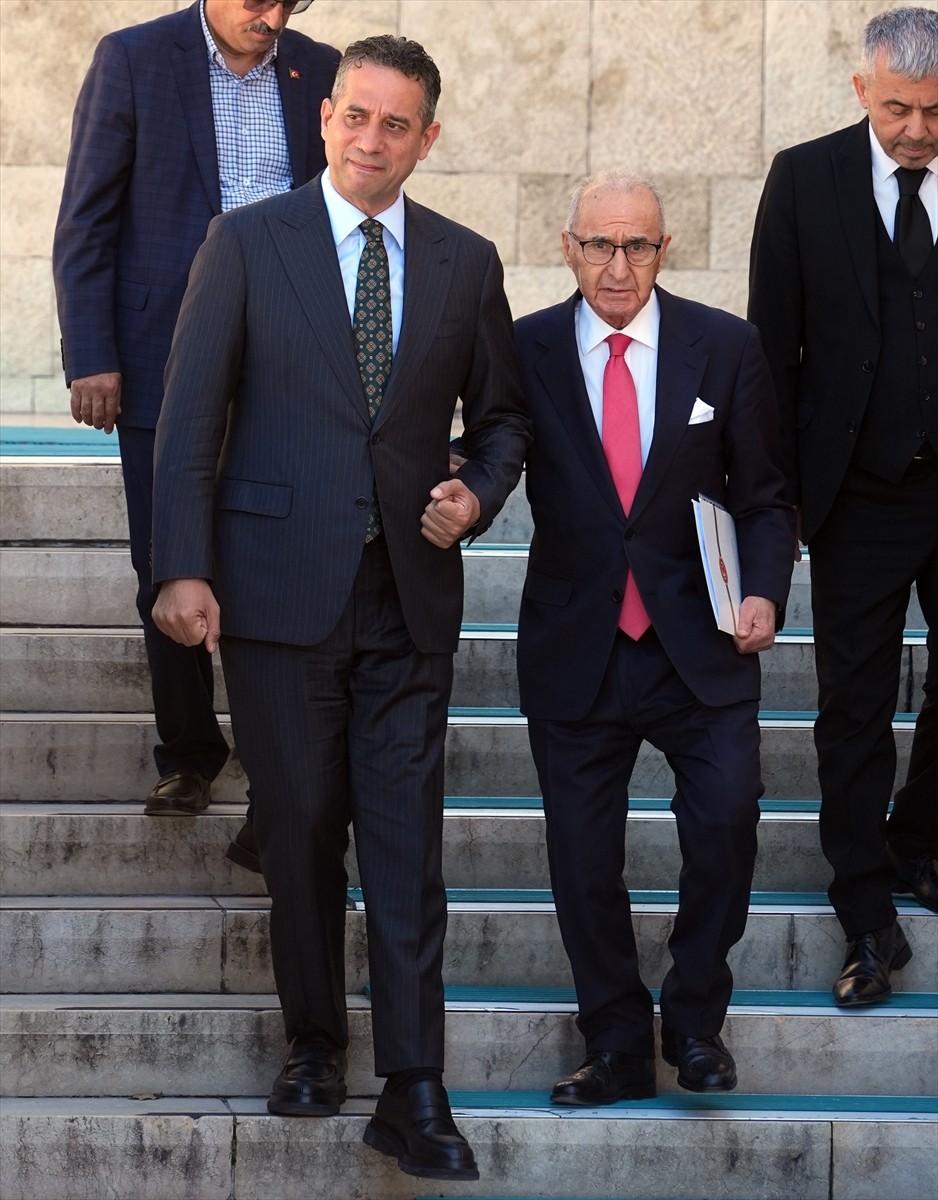 Eski TBMM Başkanları Hikmet Çetin, Hüsamettin Cindoruk (sağda), Cahit Karakaş ve Mustafa Kalemli...