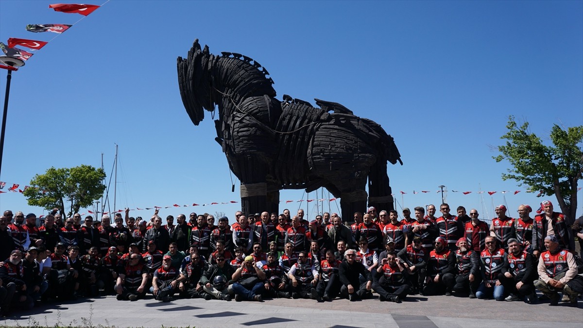 Fatih Sultan Mehmet'i vefatının 544. yılında anmak için İstanbul'dan yola çıkan Osmanlı Motosiklet...