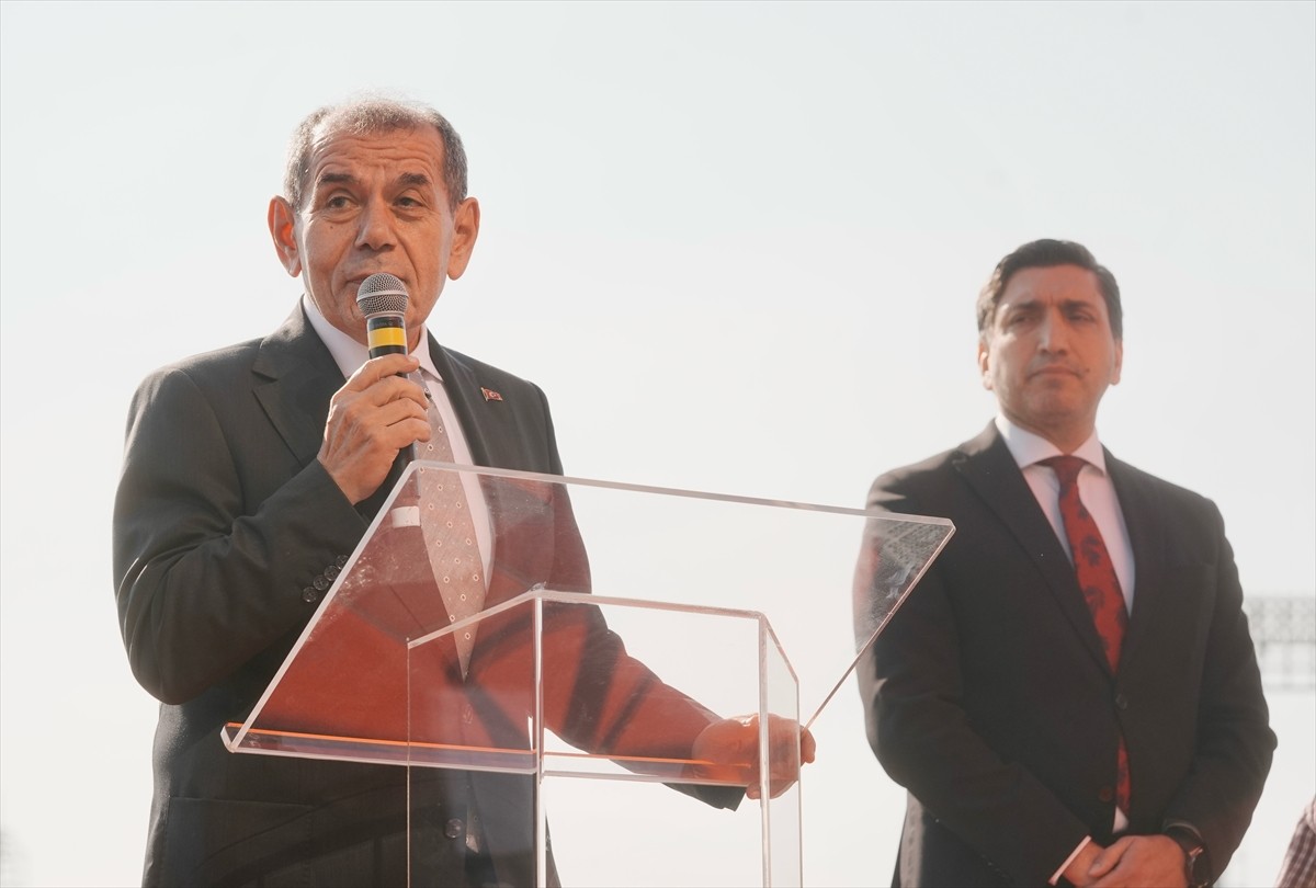 Galatasaray Kulübü Başkanı Dursun Özbek, kulüp üyeleri için Kemerburgaz Metin Oktay Tesisleri'nde...