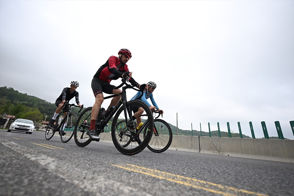 Gazi Mustafa Kemal Atatürk'ün Selanik'te doğduğu evin bahçesinden Samsun'a ulaştırılmak üzere...