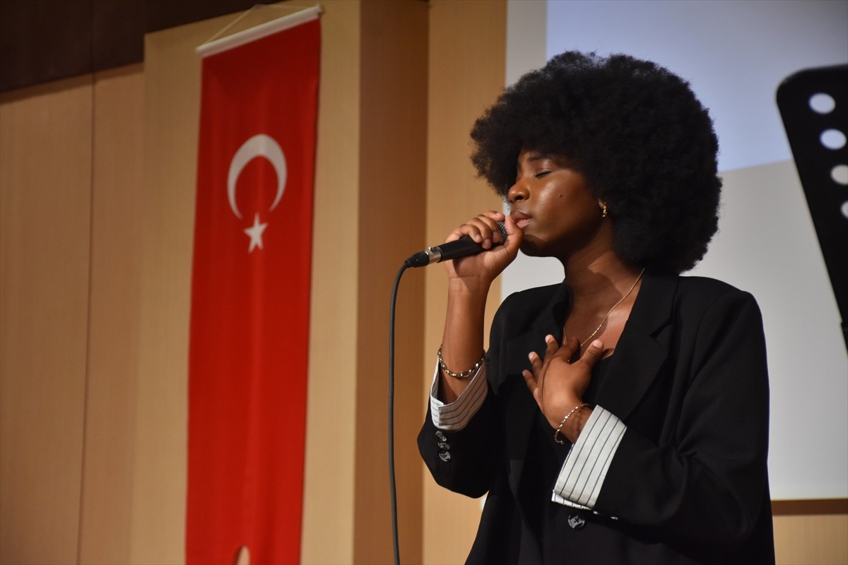 Gümüşhane Üniversitesinin 17'nci kuruluş yıl dönümü dolayısıyla tören düzenlendi.