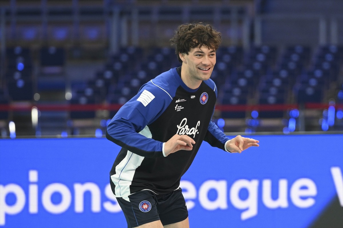 Halkbank Erkek Voleybol Takımı, CEV Şampiyonlar Ligi'nde yarın oynayacağı 3'üncülük maçına...