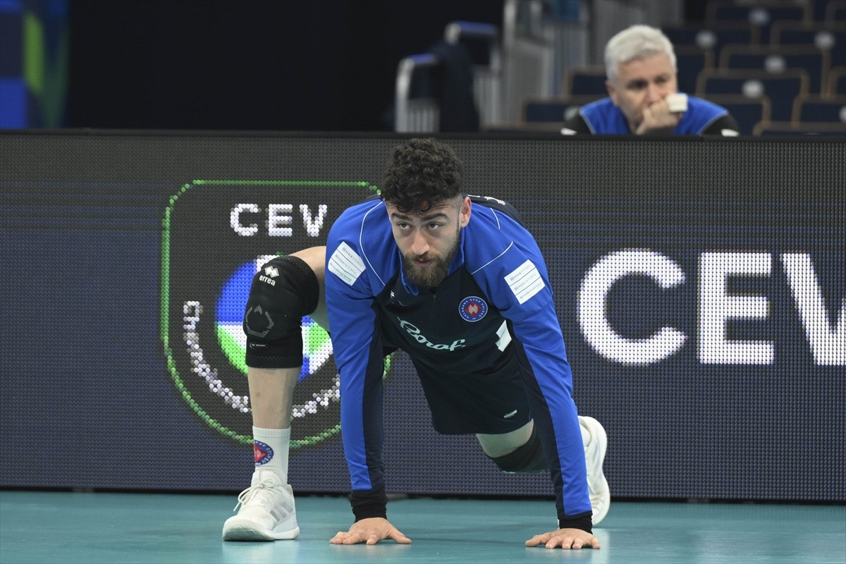 Halkbank Erkek Voleybol Takımı, CEV Şampiyonlar Ligi'nde yarın oynayacağı 3'üncülük maçına...