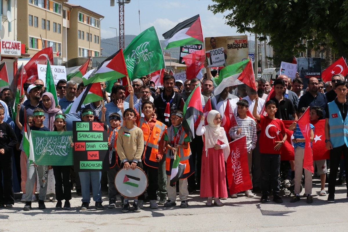 Hatay'ın merkez Antakya ilçesinde Filistin'e destek yürüyüşü düzenlendi.