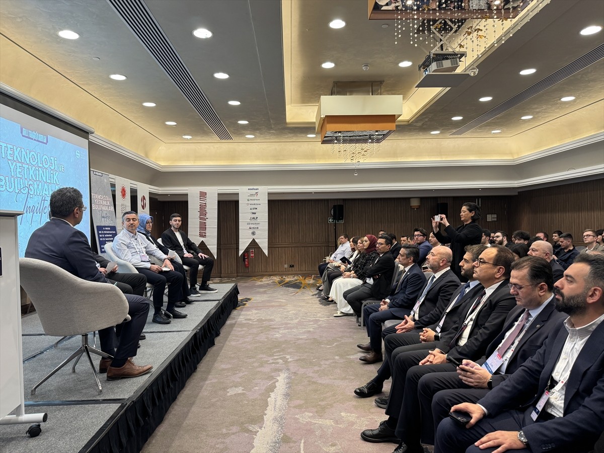 İngiltere'nin başkenti Londra'da düzenlenen "Teknoloji ve Yetkinlik Buluşmaları" Türk savunma...