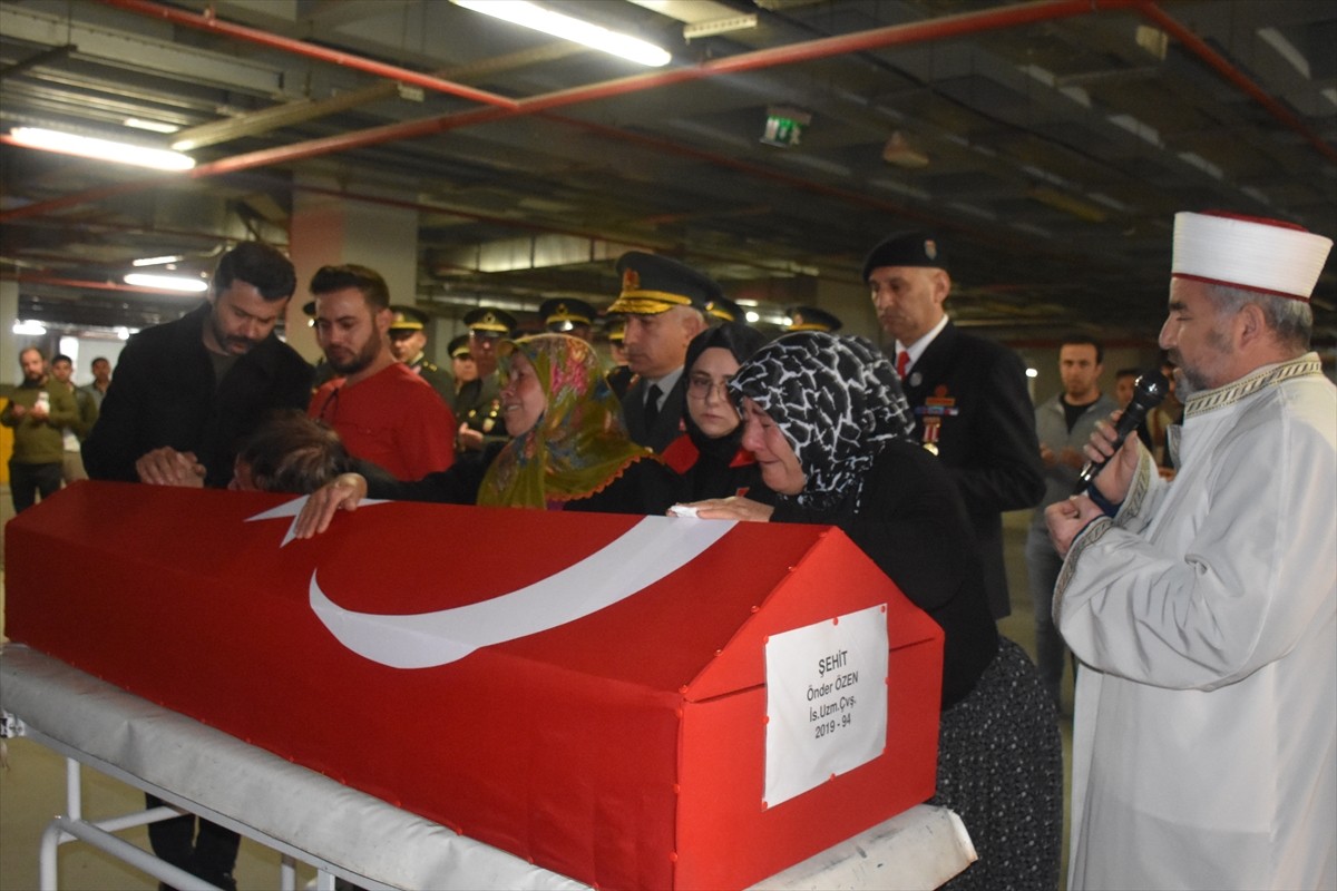 Irak'ın kuzeyindeki Pençe (Hakurk) Operasyon bölgesinde icra edilen arama tarama faaliyeti...