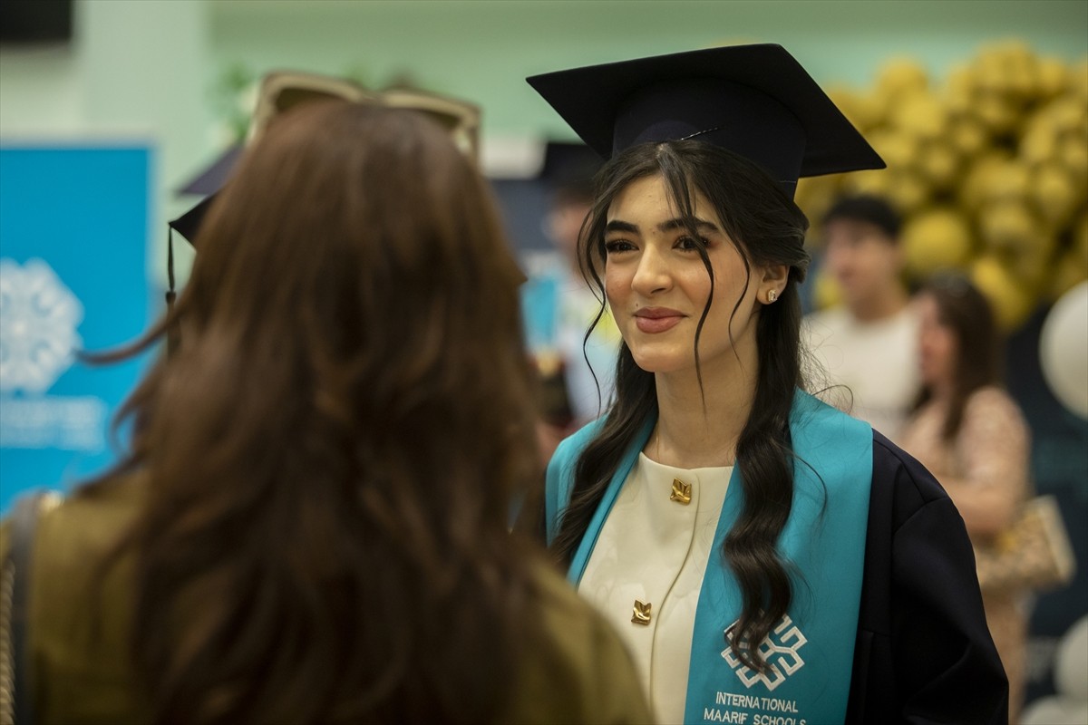 Irak’ın Erbil kentindeki Uluslararası Maarif Erbil Okullarında lise öğrencilerinin mezuniyet...