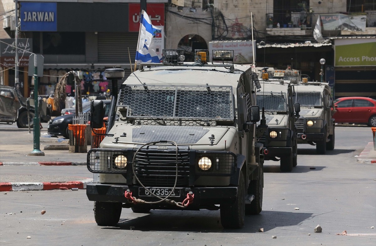 İsrail ordusunun işgal altındaki Batı Şeria'nın kuzeyindeki Nablus kentinde düzenlediği baskında 4...