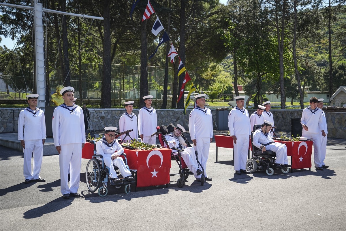 İstanbul Boğaz Komutanlığınca, Engelliler Haftası dolayısıyla 7 engelli genç için bir günlük...