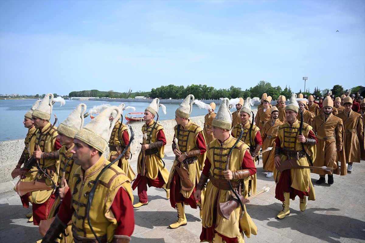 İstanbul’un fethinin 572. yılı dolayısıyla Jandarma Genel Komutanlığı Mehteran Birliği, Edirne'de...