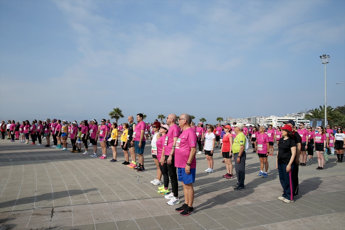 İzmir'de Anneler Günü etkinlikleri kapsamında 36. Zübeyde Hanım Koşusu, 769 yarışmacının...