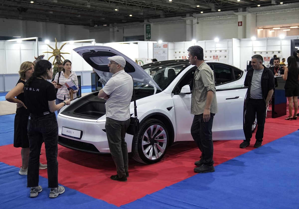 İzmir'de yenilenebilir enerji sektörünü bir araya getiren Uluslararası Temiz Enerji Teknolojileri...