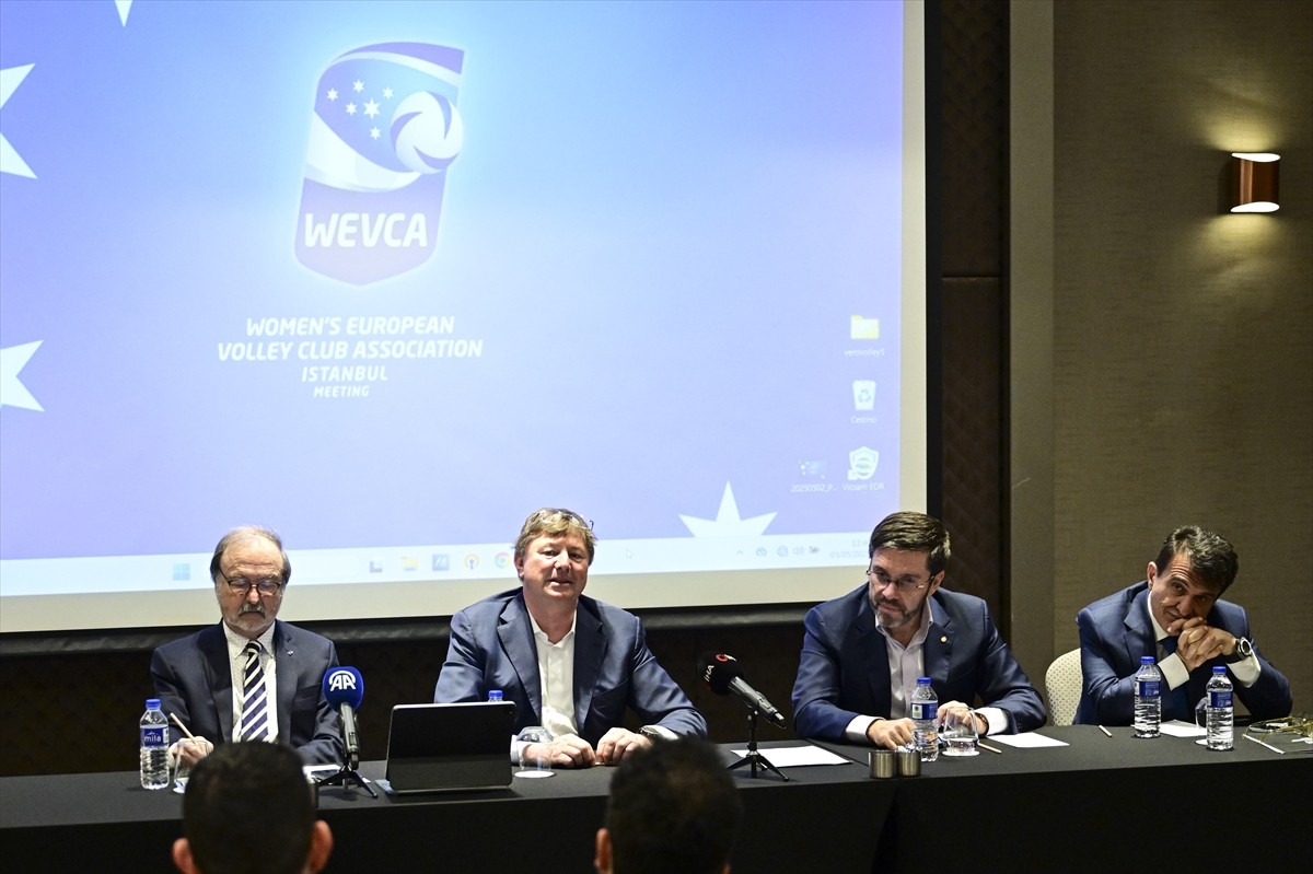 Kadınlar Avrupa Voleybol Kulüpler Birliğinin kuruluş resmi lansmanı, İstanbul'da bir otelde...