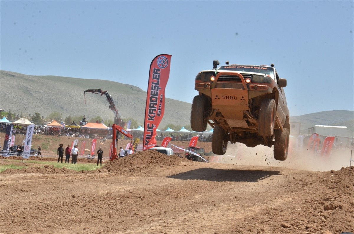 Kahramanmaraş'ın Elbistan ilçesinde bu yıl üçüncüsü gerçekleştirilen Elbistan Off-Road Şenlikleri...