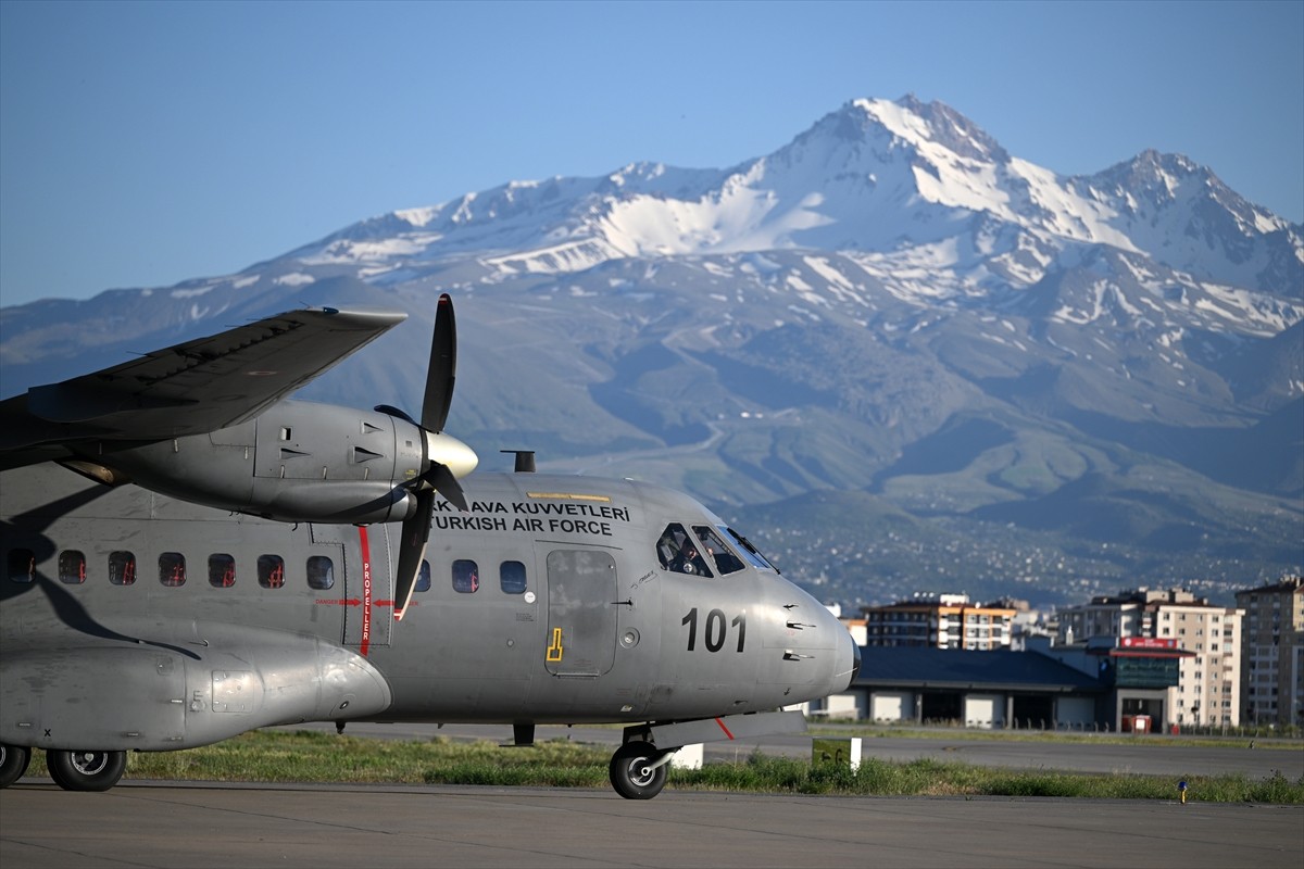 Kayseri'de 1'inci Komando Tugay Komutanlığı tarafından düzenlenen Erciyes-2025 Tatbikatı sürüyor....