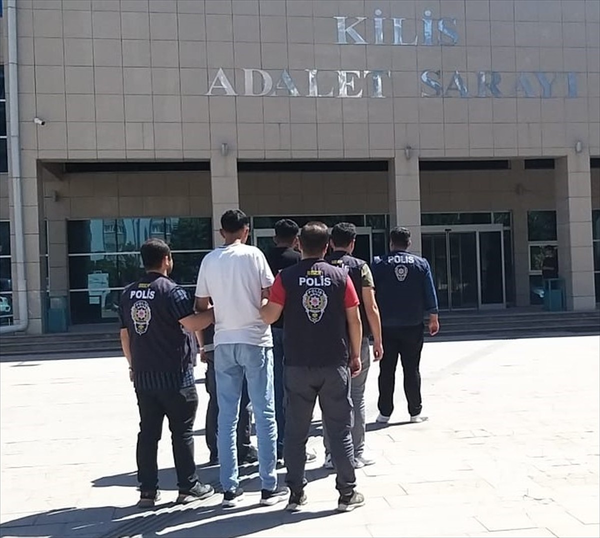 Kilis merkezli düzenlenen nitelikli dolandırıcılık operasyonunda 7 zanlı tutuklandı.