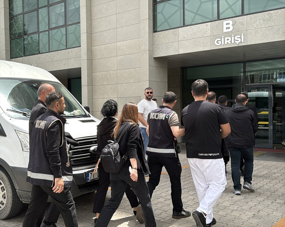 Kırıkkale'nin Yahşihan ilçesinde "kamu görevlisinin nüfuzunu kötüye kullanması sonucunda kendisine...