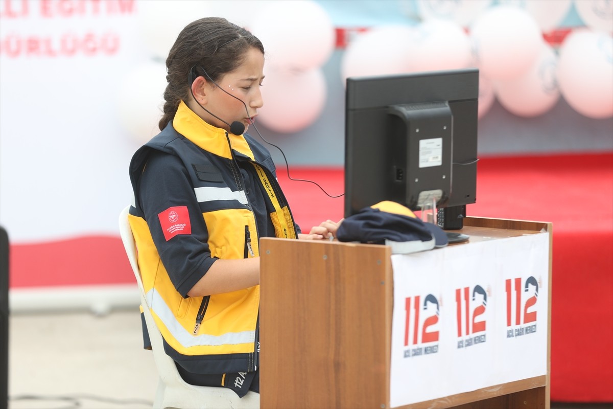 Kırklareli'nde "Sağlıklı Çocuk, Sağlıklı Gelecek" Programı kapsamında ilkokul öğrencilerine...