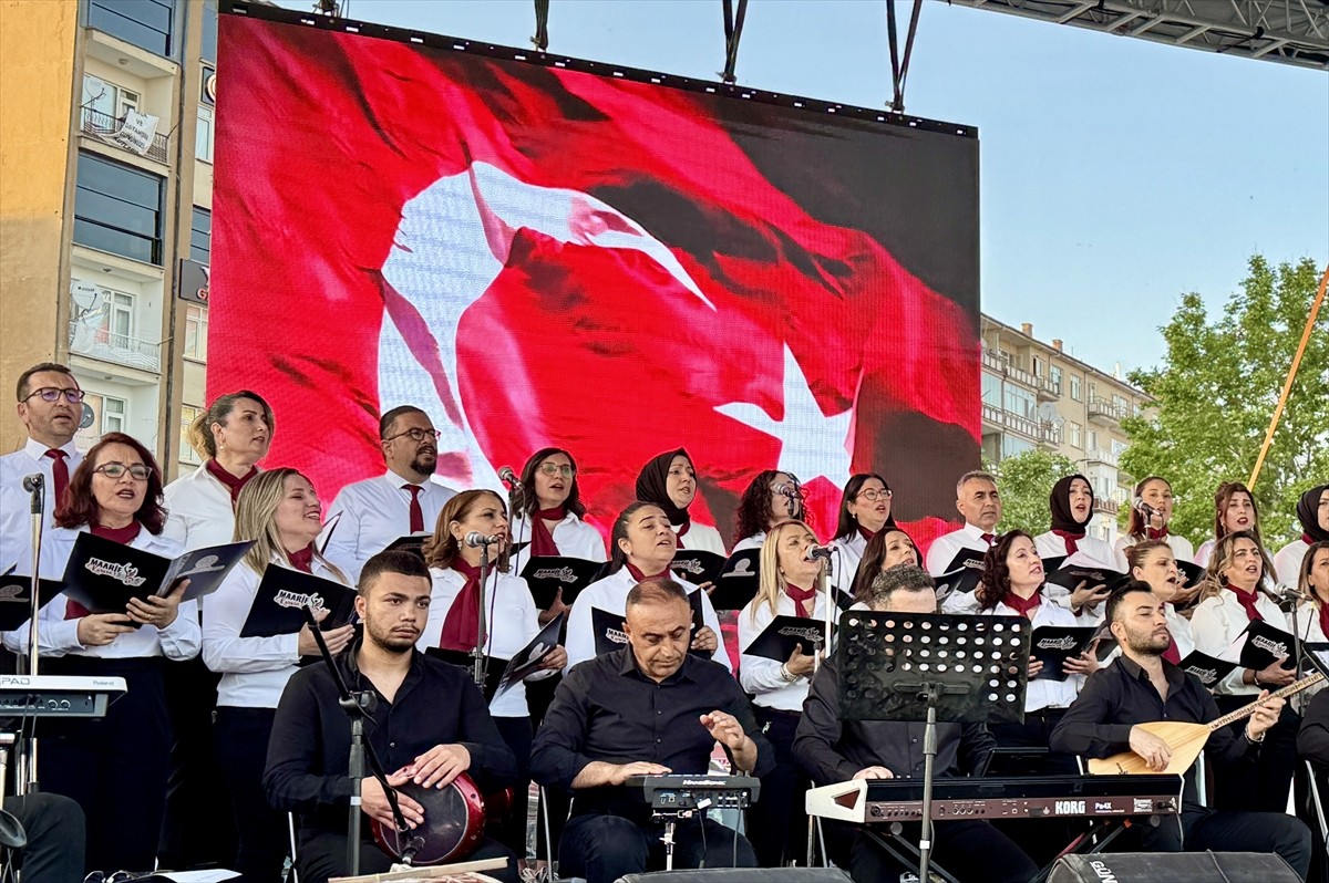 Kırşehir'de, dünyanın ilk gökbilim merkezlerinden biri olan Cacabey Gökbilim Medresesi yanında...