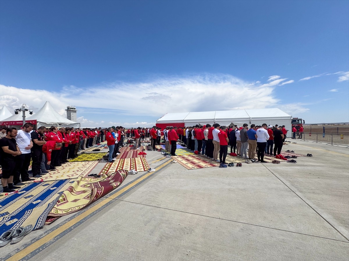 KKTC'de düzenlenen TEKNOFEST alanındaki mescitte kılınan cuma namazı öncesinde okunan hutbede...