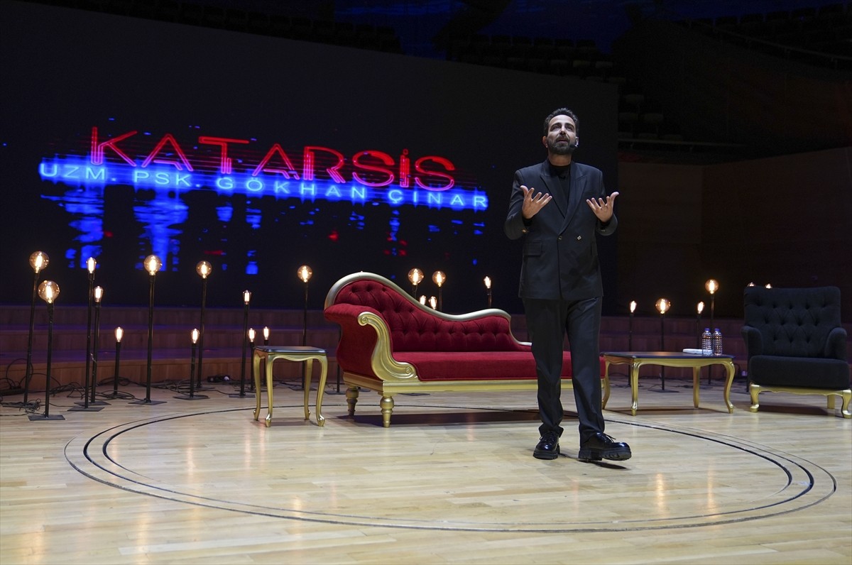 Klinik psikolog ve yazar Gökhan Çınar'ın sunduğu, izleyicilere farkındalık kazandırmayı amaçlayan...