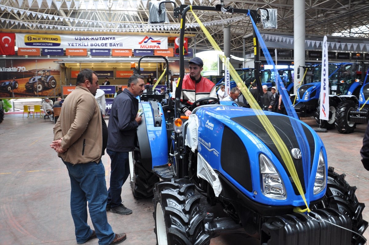 Kütahya'da bu yıl 15'incisi düzenlenen Tarım, Hayvancılık, Seracılık ve Süt Endüstrisi Fuarı...