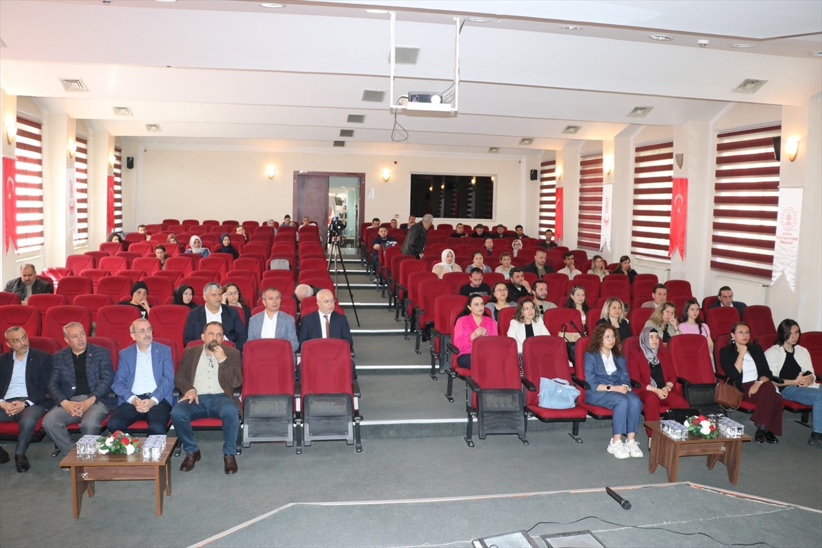  Kütahya'da kazı başkanlarının katıldığı, "Arkeolojik Kazılar ve Yüzey Araştırmaları" konulu...