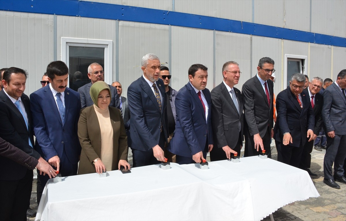 Kütahya'nın Tavşanlı ilçesindeki Tavşanlı Doç. Dr. Mustafa Kalemli Devlet Hastanesinin ek binası...