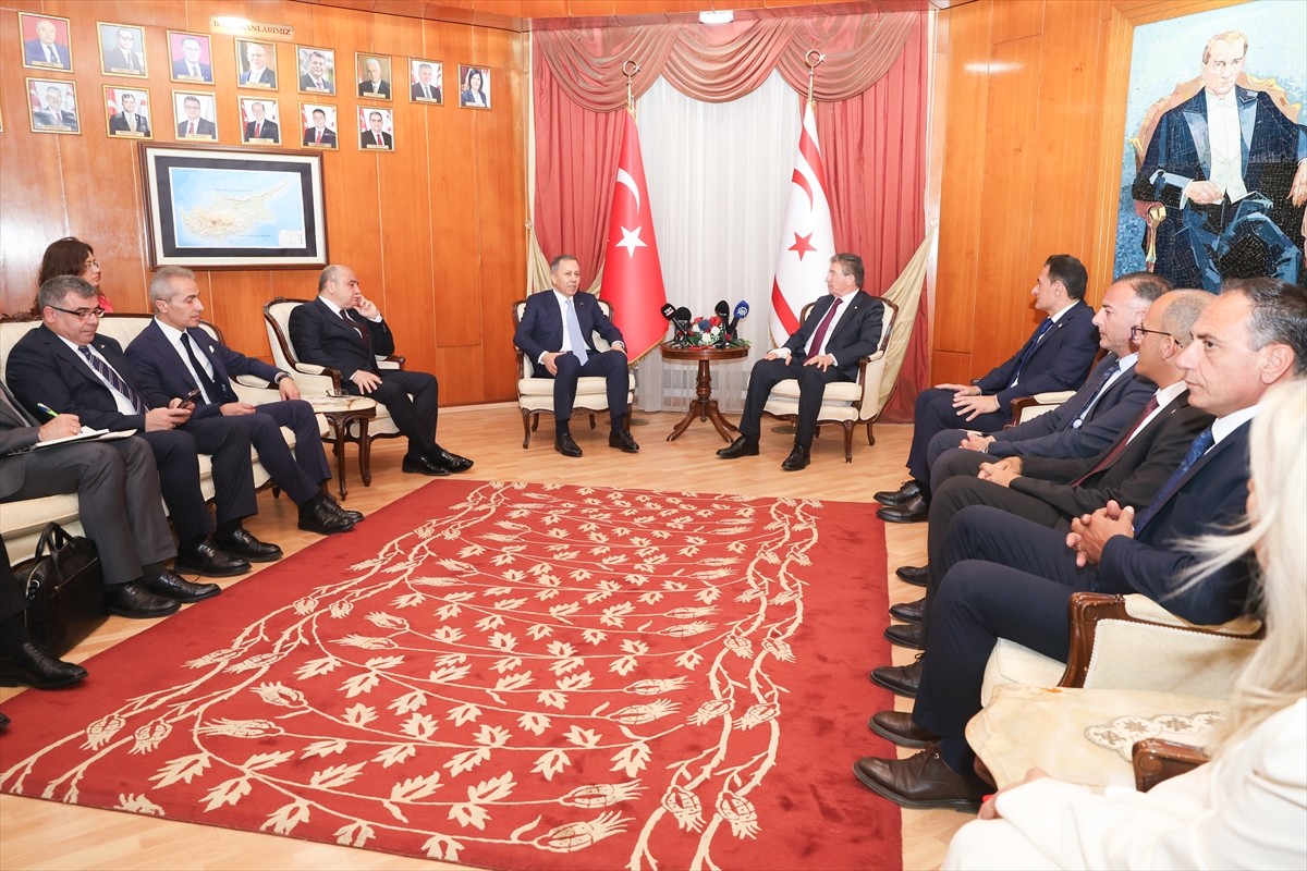  Kuzey Kıbrıs Türk Cumhuriyeti (KKTC) Başbakanı Ünal Üstel, İçişleri Bakanı Ali Yerlikaya ile...