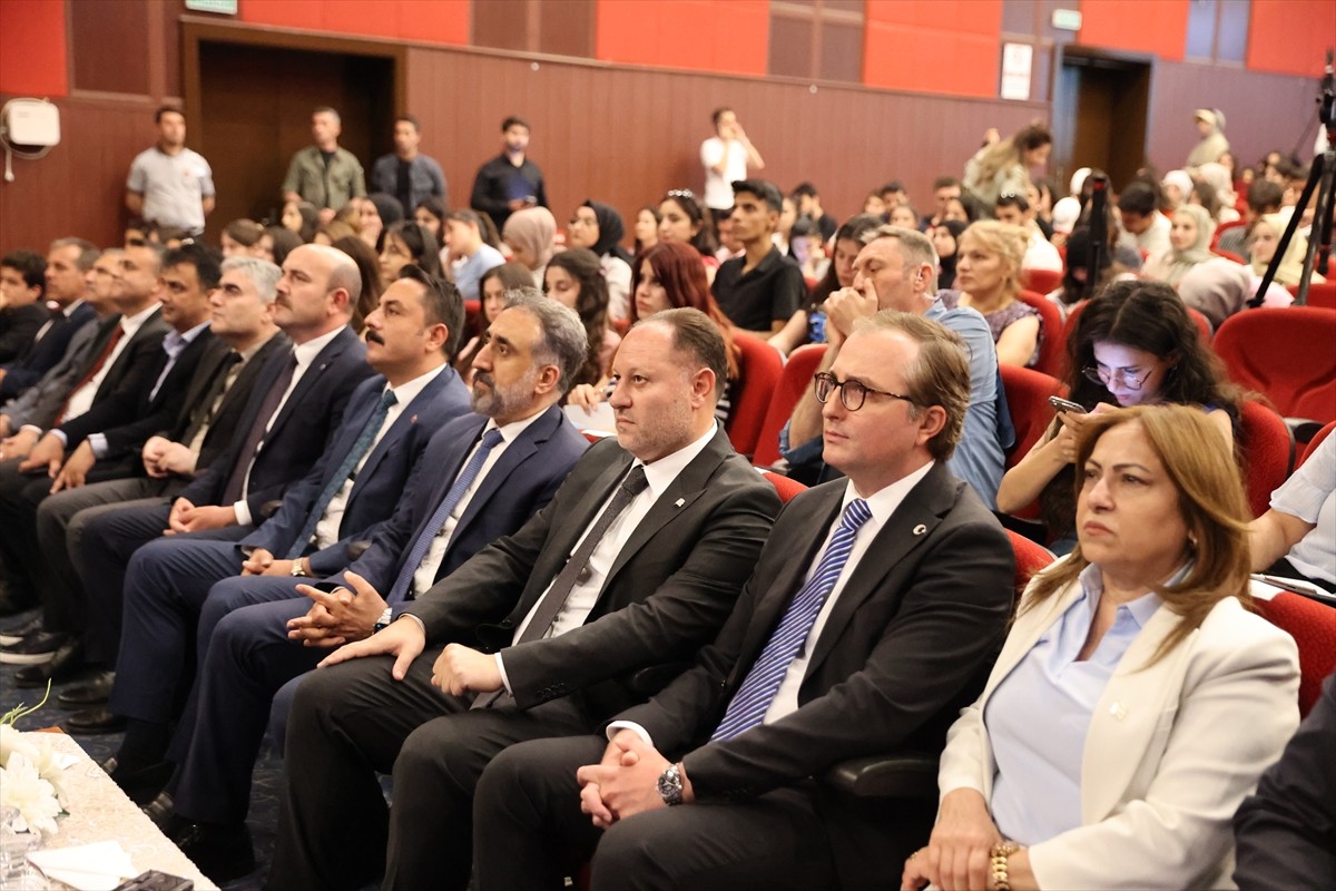 Kuzey Kıbrıs Türk Cumhuriyeti (KKTC) Cumhuriyet Meclisi Başkanı Ziya Öztürkler (sağ3), Mardin...