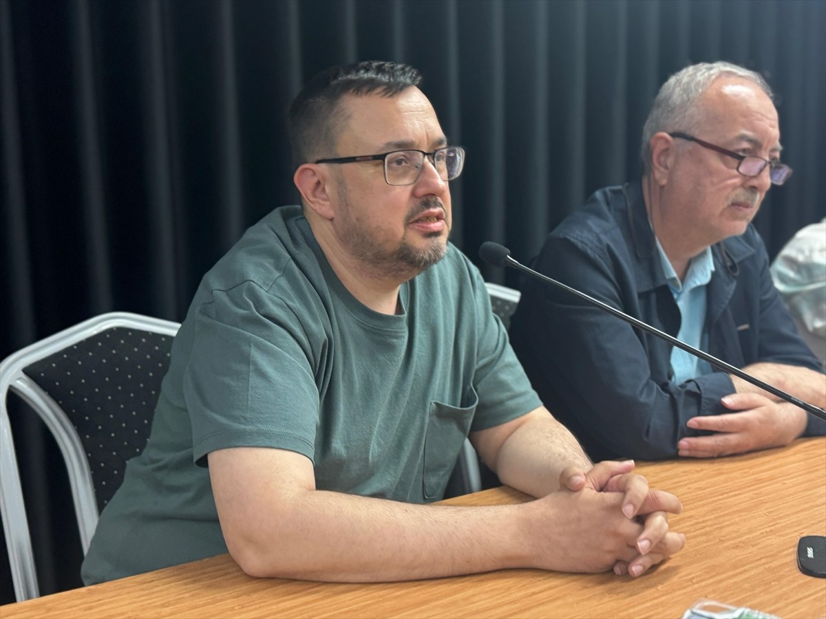 Mavera Eğitim ve Sağlık Vakfı'nda, 23 Mayıs 2017'de hayatını kaybeden yazar Akif Emre için saygı...