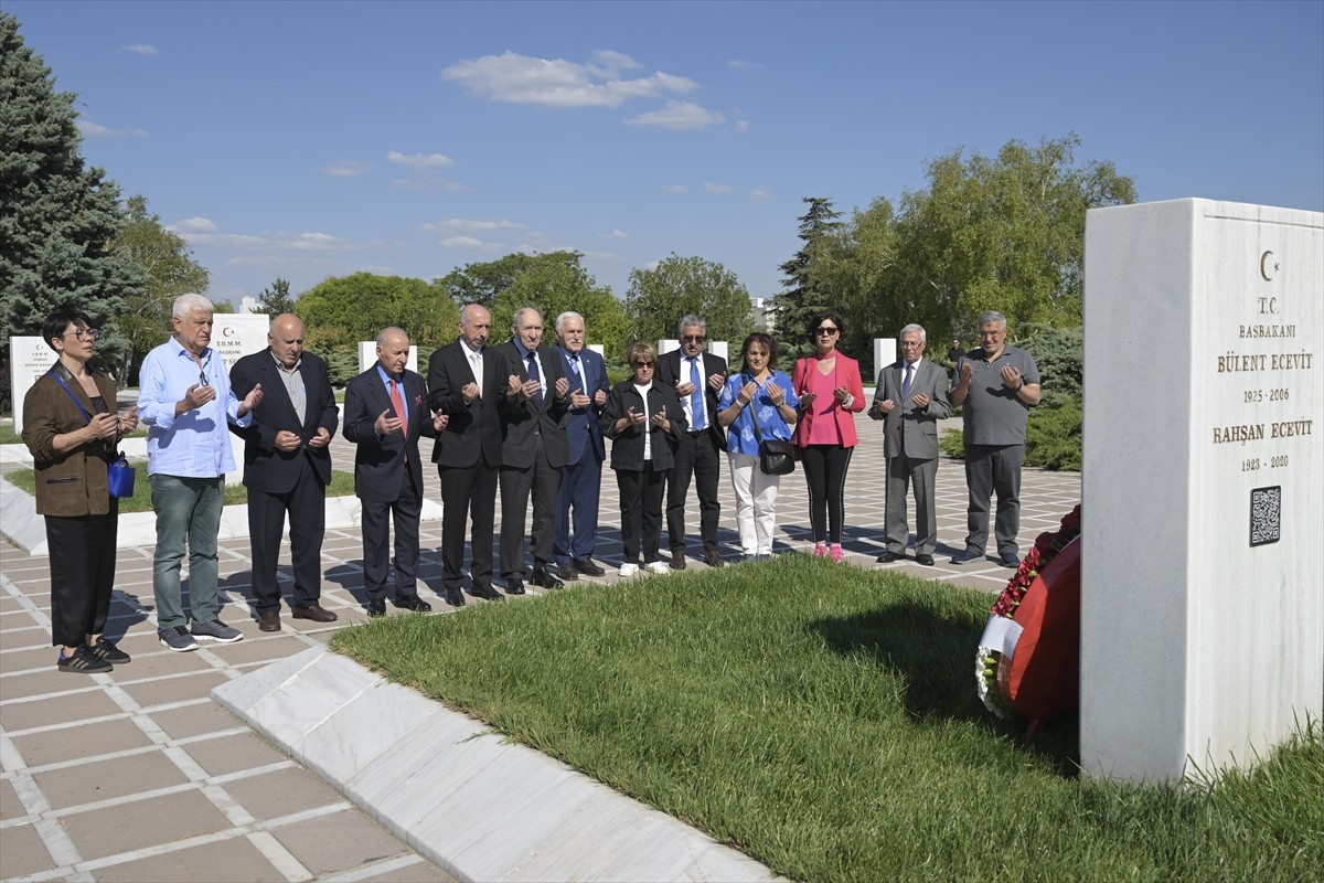 Merhum Başbakan Bülent Ecevit, doğumunun 100. yılında Türkiye Cumhuriyeti Devlet Büyükleri Anıt...