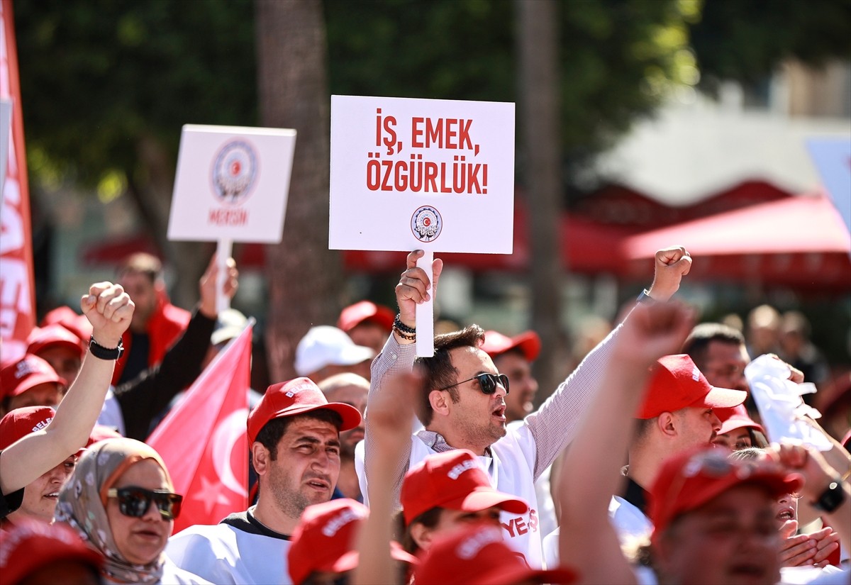 Mersin'de 1 Mayıs Emek ve Dayanışma Günü kutlama programları kapsamında, Yenişehir ilçesindeki...