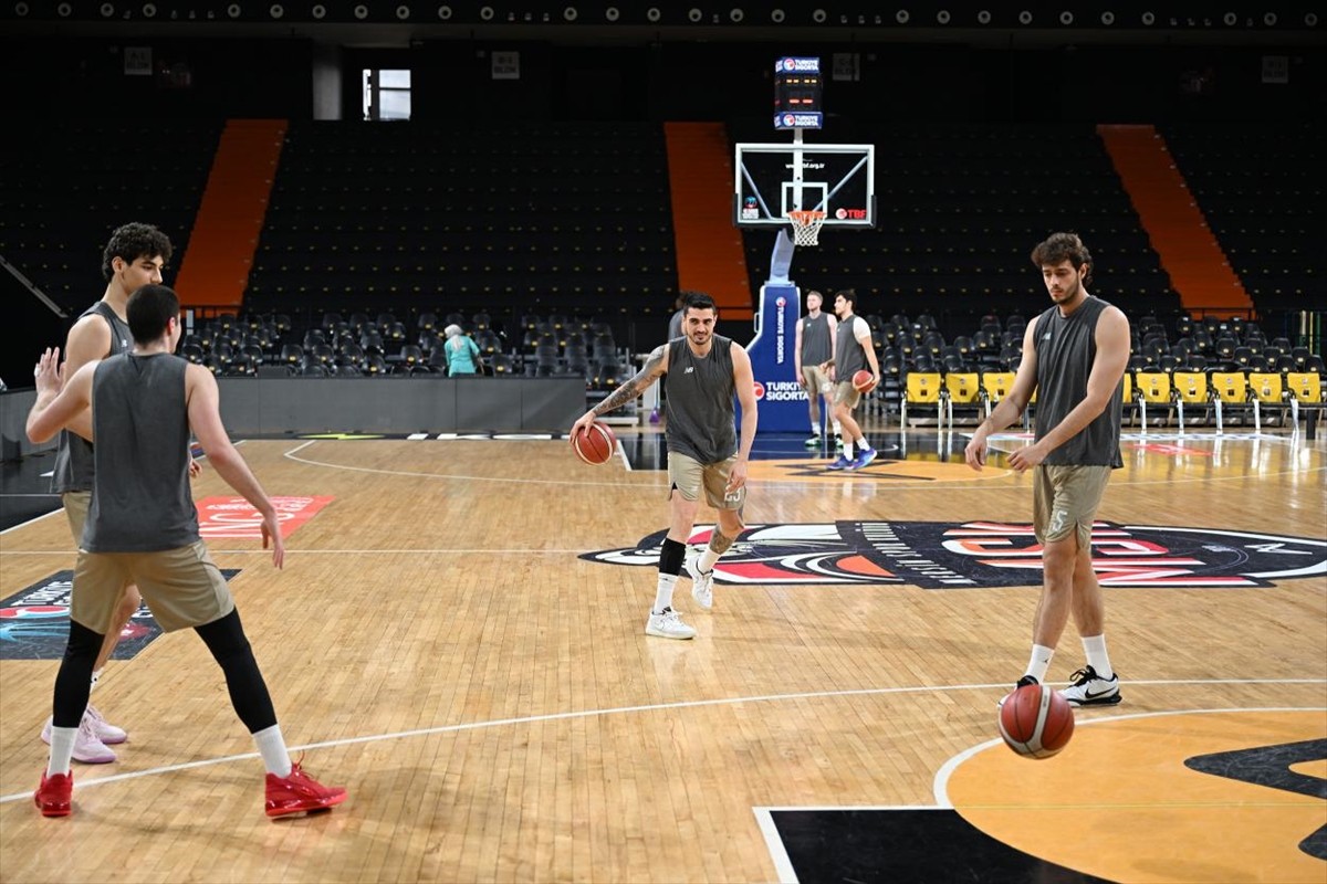 Mersin Spor, Türkiye Sigorta Basketbol Süper Ligi'nin 29. haftasında deplasmanda Bahçeşehir Koleji...