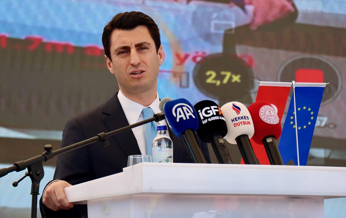 Milli Eğitim Bakan Yardımcısı Muhammet Bilal Macit, Bursa'da Kent Meydanı Alışveriş Merkezi'nde...