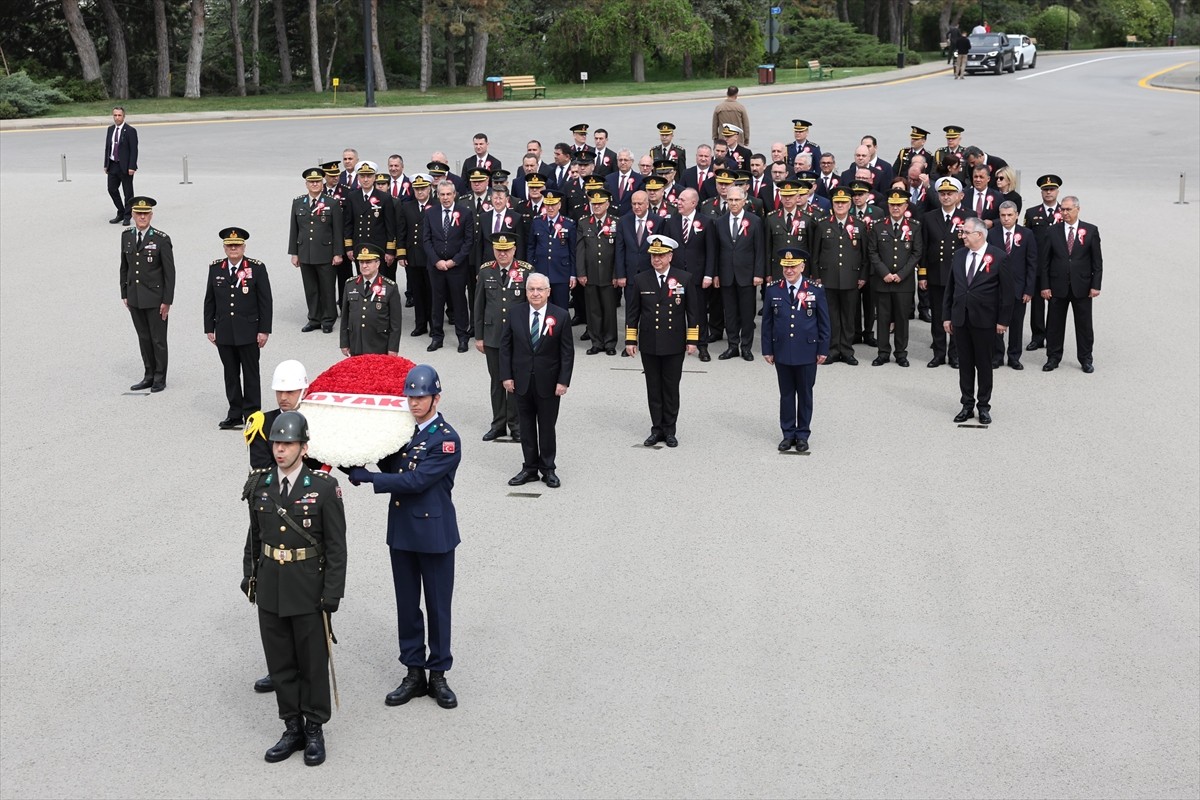 Milli Savunma Bakanı Yaşar Güler ve Türk Silahlı Kuvvetleri (TSK) komuta kademesi, OYAK'ın 65'inci...