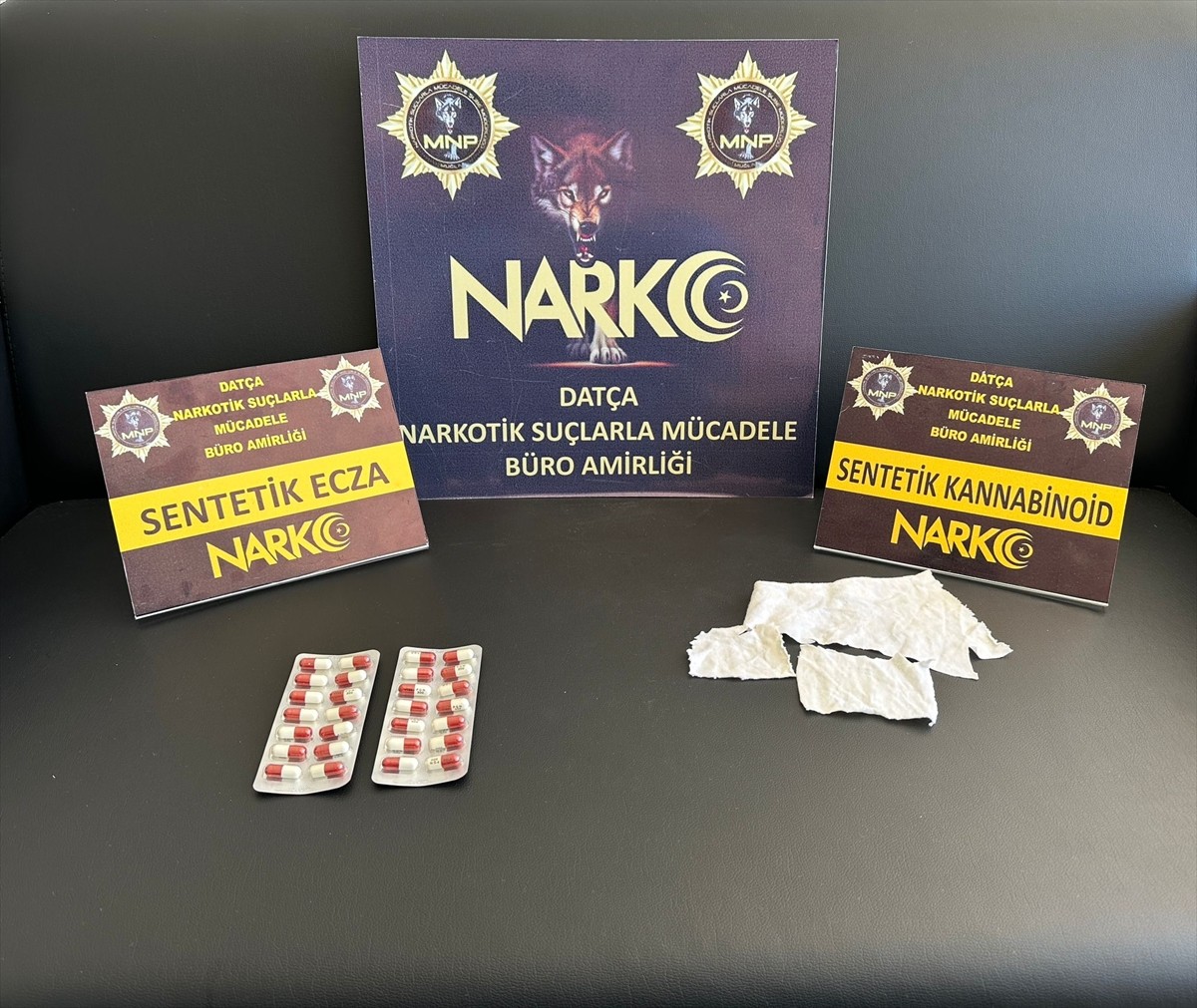 Muğla'nın Datça ilçesinde uyuşturucu operasyonunda 2 şüpheli yakalandı. Aramalarda bir miktar...