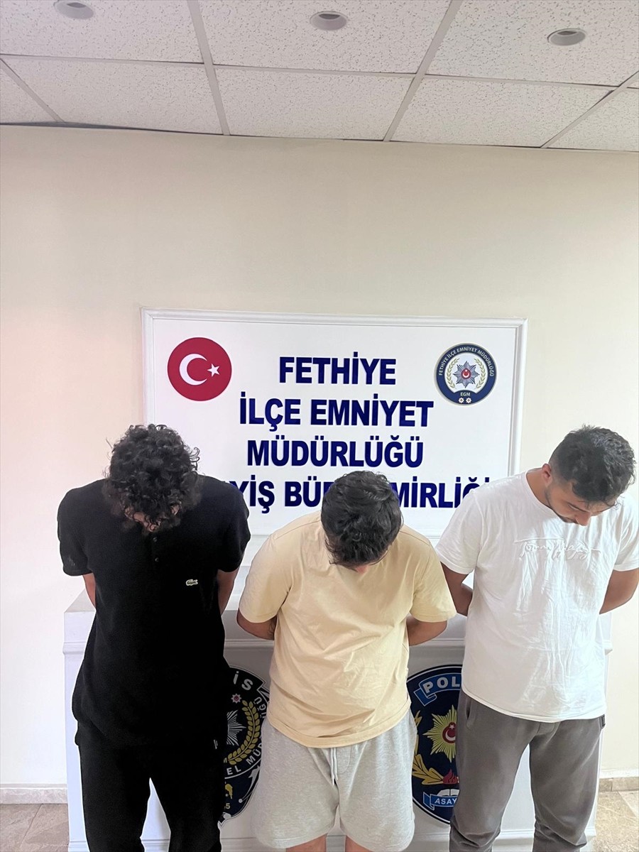 Muğla'nın Fethiye ilçesinde bir kadının darbedilmesiyle ilgili 3 şüpheli gözaltına...