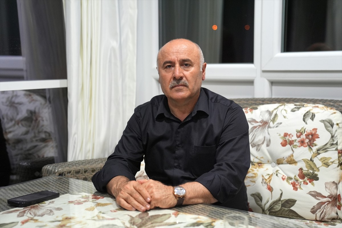 Oğuz Murat Aci'nin babası Özer Aci, Şükriye Aci'nin, aralarında ABD'ye kaçan Timur Cihantimur'un...