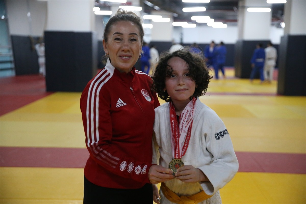 Ordu'da dört yıl önce judoya başlayan 13 yaşındaki Kerem Gündoğdu, Yıldızlar Judo Balkan...