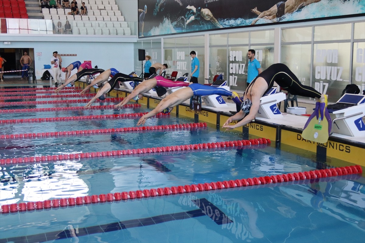 Paletli Yüzme Açık Yaş Bireysel Türkiye Şampiyonası ve milli takım seçmeleri Edirne'de başladı....
