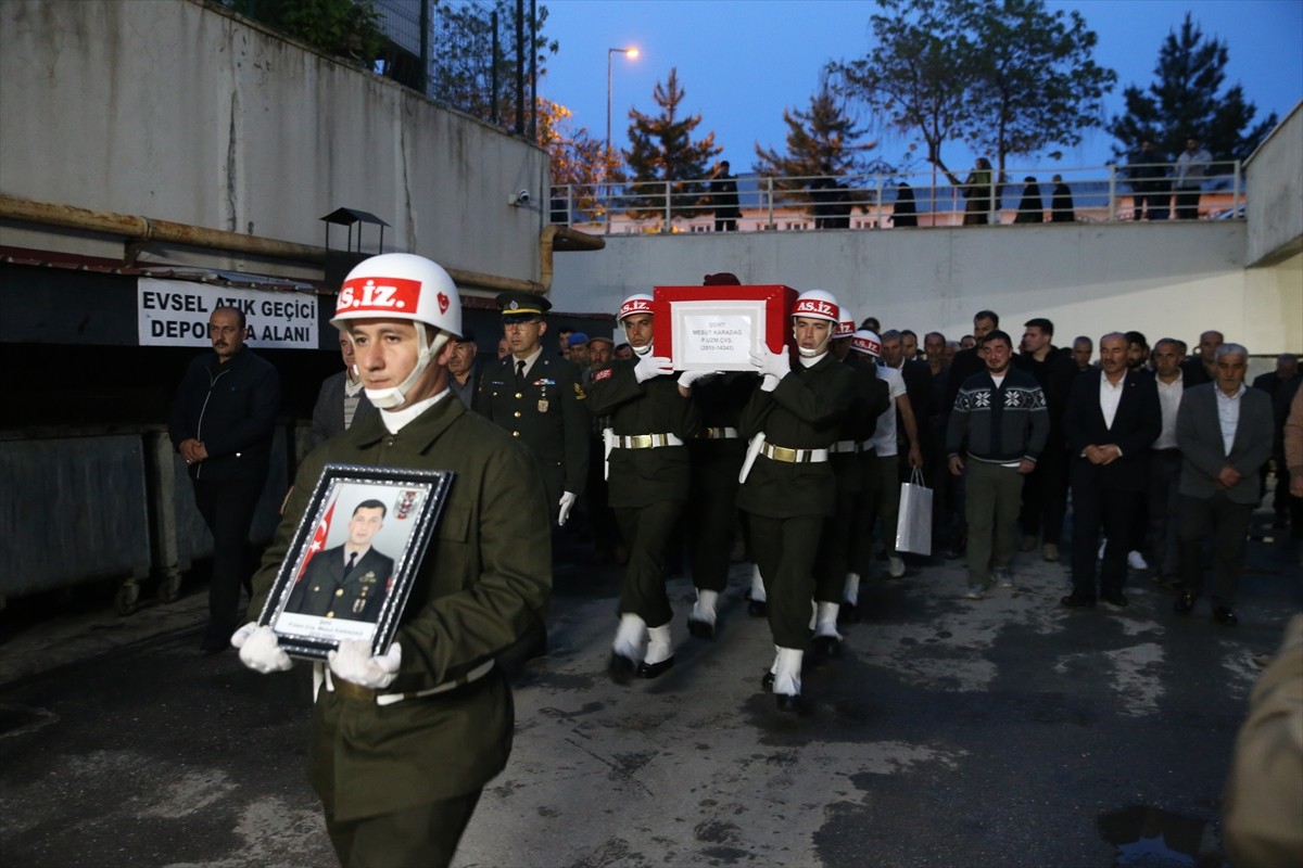 Pençe-Kilit Harekatı bölgesinde yıldırım düşmesi sonucu şehit olan Piyade Uzman Çavuş Mesut...